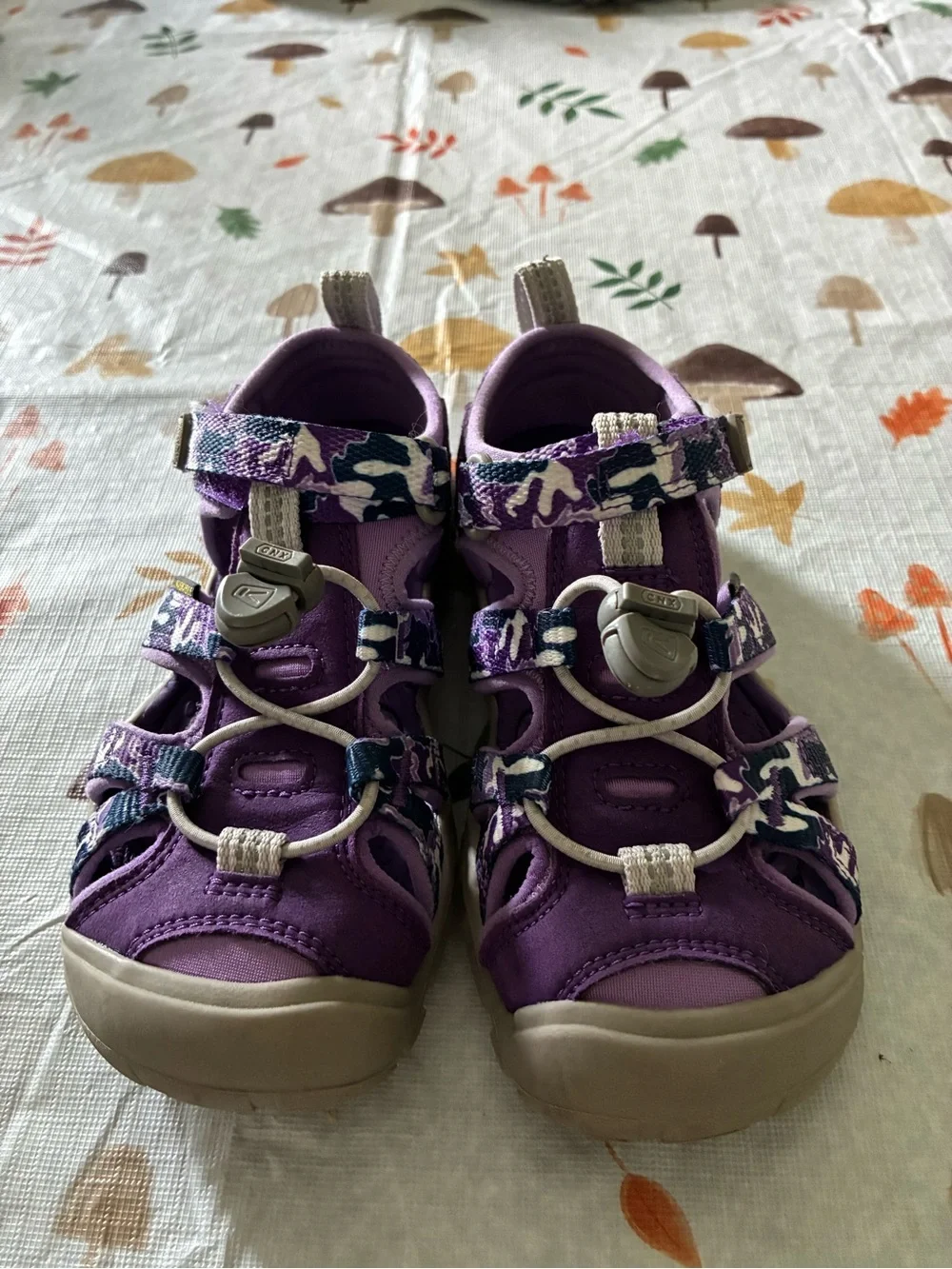Keen Girls youth Purple Outdoor Sandals - size 12